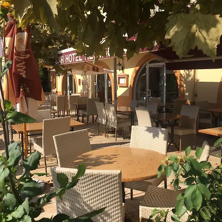 فندق Hotel-restaurant Le Commerce 2*