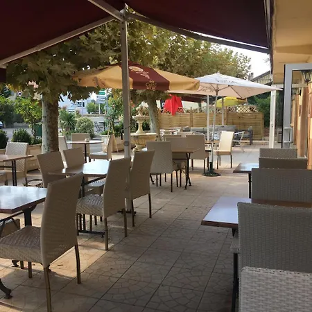 Hotel-restaurant Le Commerce نوغارو