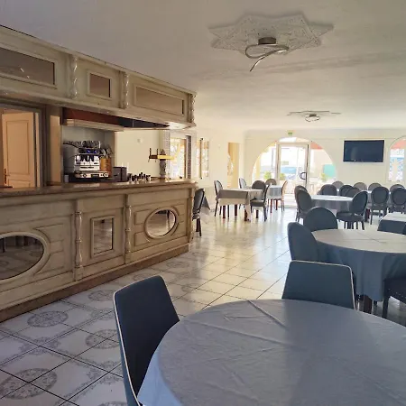Hôtel-restaurant Le Commerce Hotel