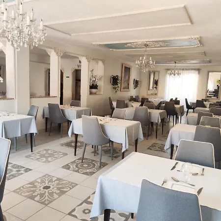 Hôtel-restaurant Le Commerce Hotel 2*