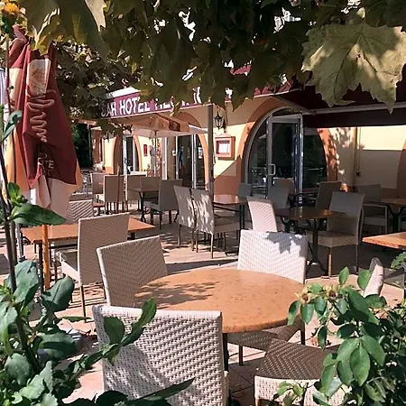 Hotel-restaurant Le Commerce Hotel 2*