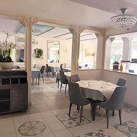 Hotel-restaurant Le Commerce Hotel 2*